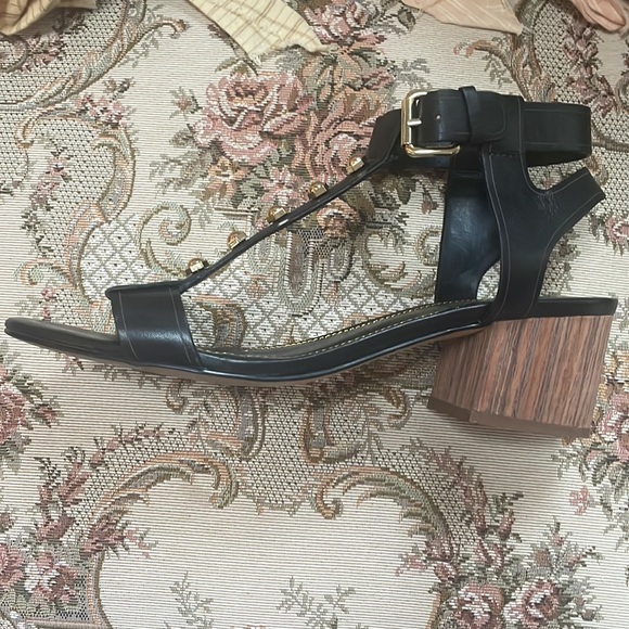 Low Block Ankle Strap Heeled Sandals - Picture 2 of 7